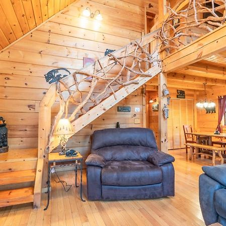 Moonshine Ridge Cabin With Hot Tub And Fire Pit Pigeon Forge Extérieur photo
