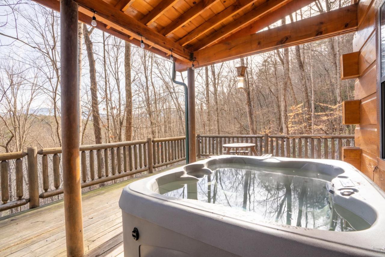 Moonshine Ridge Cabin With Hot Tub And Fire Pit Pigeon Forge Extérieur photo