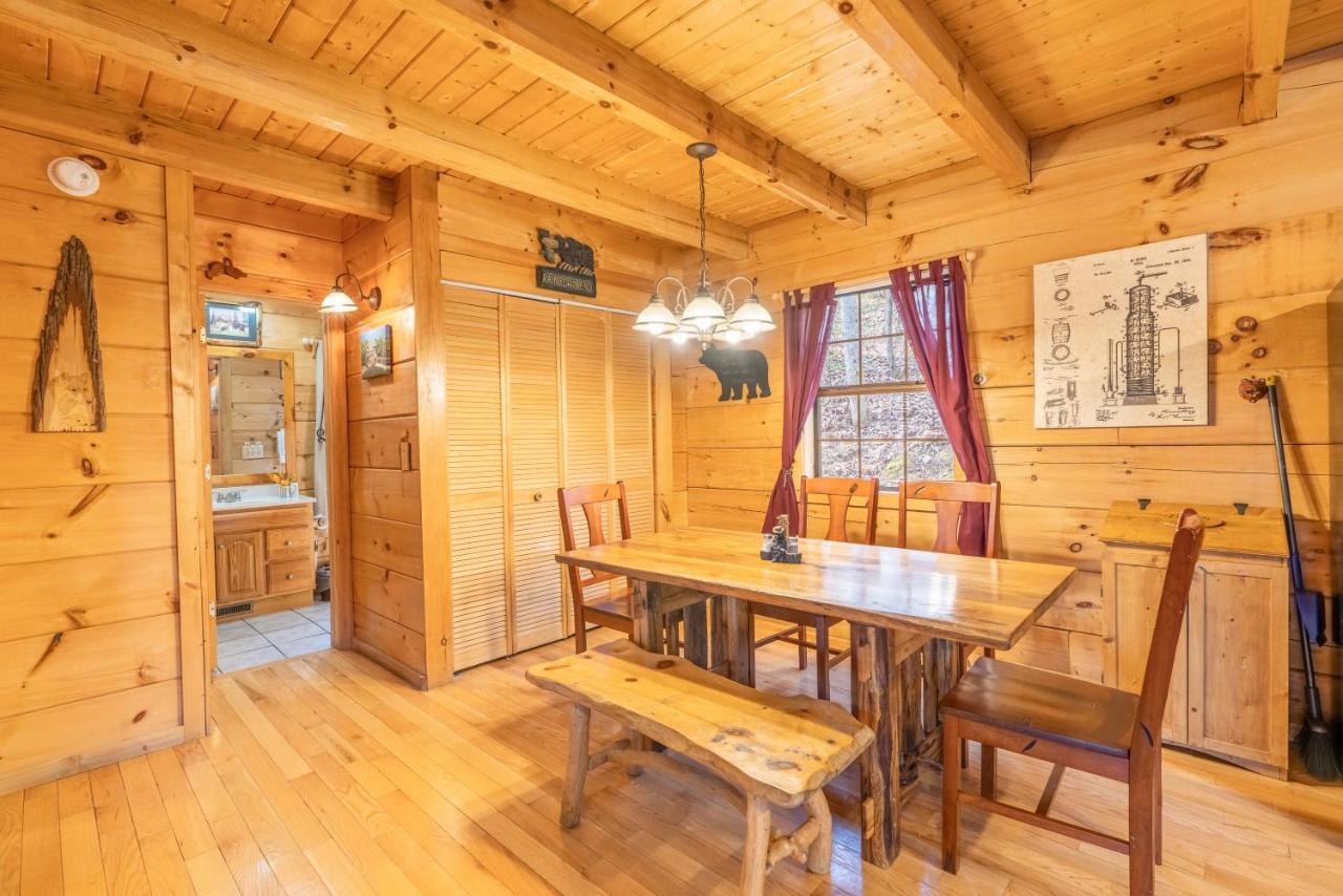 Moonshine Ridge Cabin With Hot Tub And Fire Pit Pigeon Forge Extérieur photo