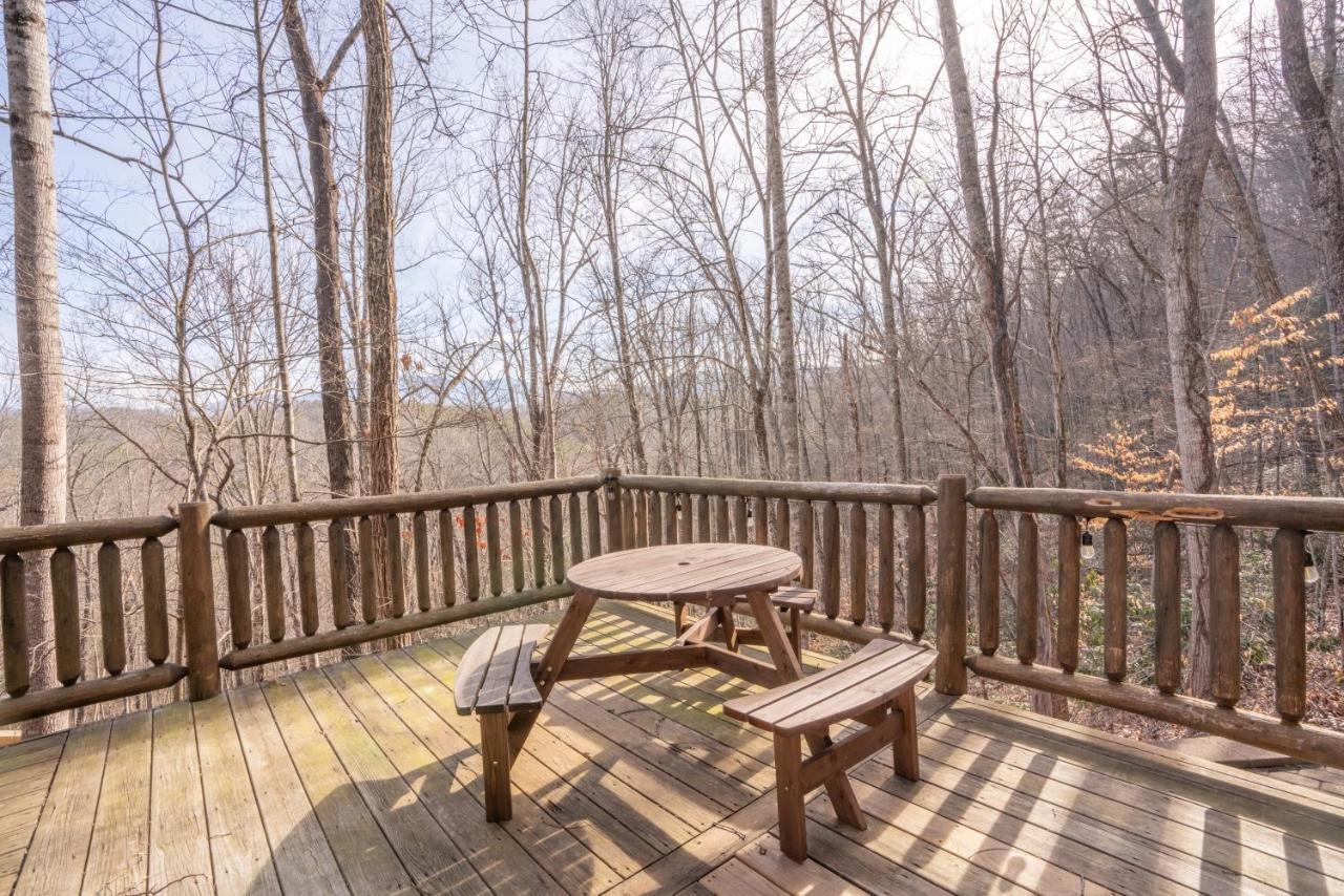 Moonshine Ridge Cabin With Hot Tub And Fire Pit Pigeon Forge Extérieur photo