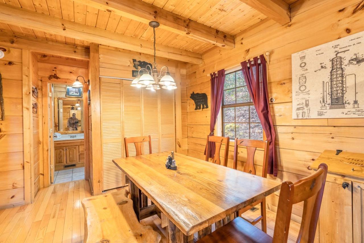 Moonshine Ridge Cabin With Hot Tub And Fire Pit Pigeon Forge Extérieur photo