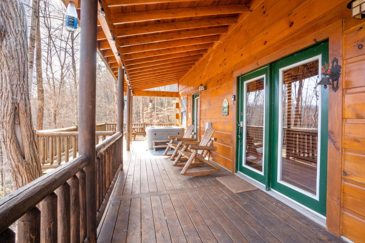 Moonshine Ridge Cabin With Hot Tub And Fire Pit Pigeon Forge Extérieur photo