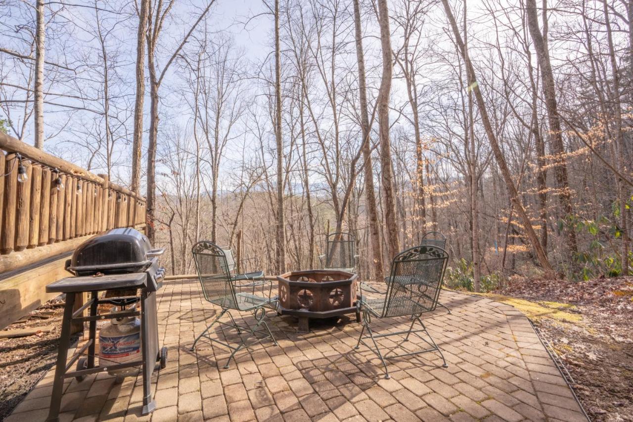 Moonshine Ridge Cabin With Hot Tub And Fire Pit Pigeon Forge Extérieur photo