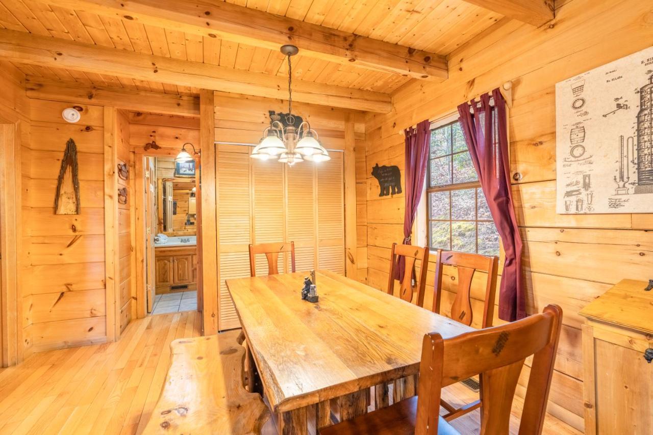 Moonshine Ridge Cabin With Hot Tub And Fire Pit Pigeon Forge Extérieur photo