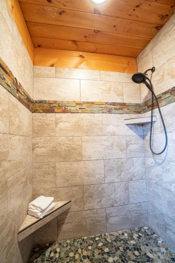 Moonshine Ridge Cabin With Hot Tub And Fire Pit Pigeon Forge Extérieur photo