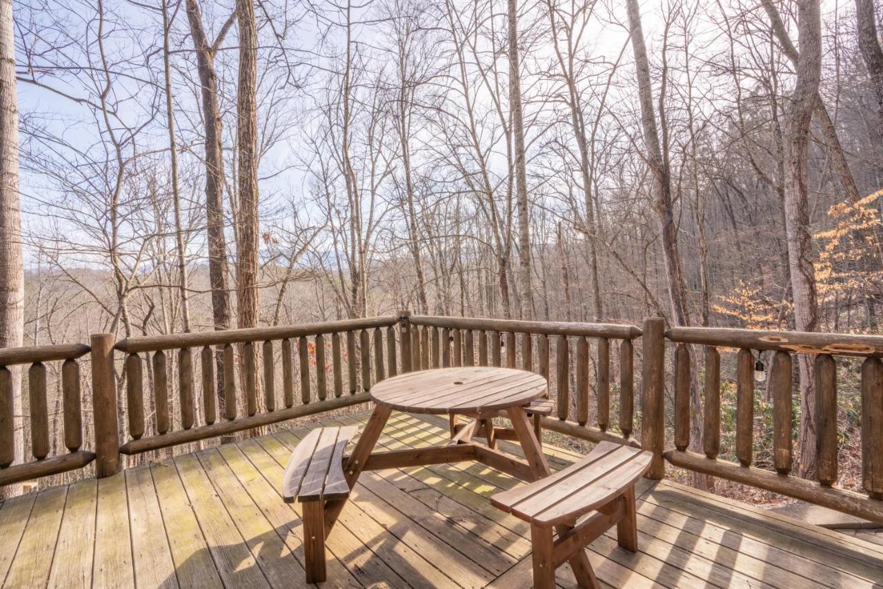 Moonshine Ridge Cabin With Hot Tub And Fire Pit Pigeon Forge Extérieur photo