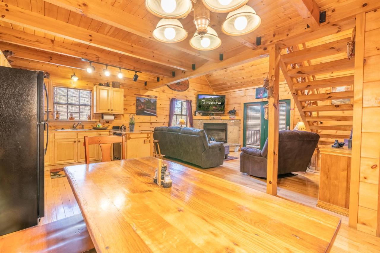 Moonshine Ridge Cabin With Hot Tub And Fire Pit Pigeon Forge Extérieur photo